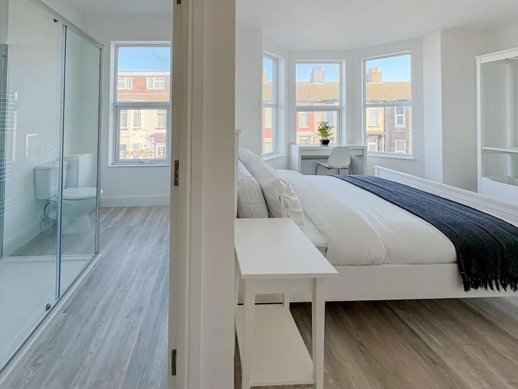 3 soverom, strykejern/-brett, wi-fi og sengetøy