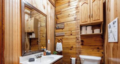Home Sweet Home Lakefront Cabin