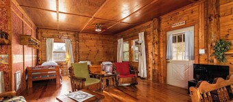 Home Sweet Home Lakefront Cabin