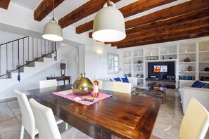 Dining - Beautiful House with Panoramic Views and Beach Volleyball Court (Illes Balears)