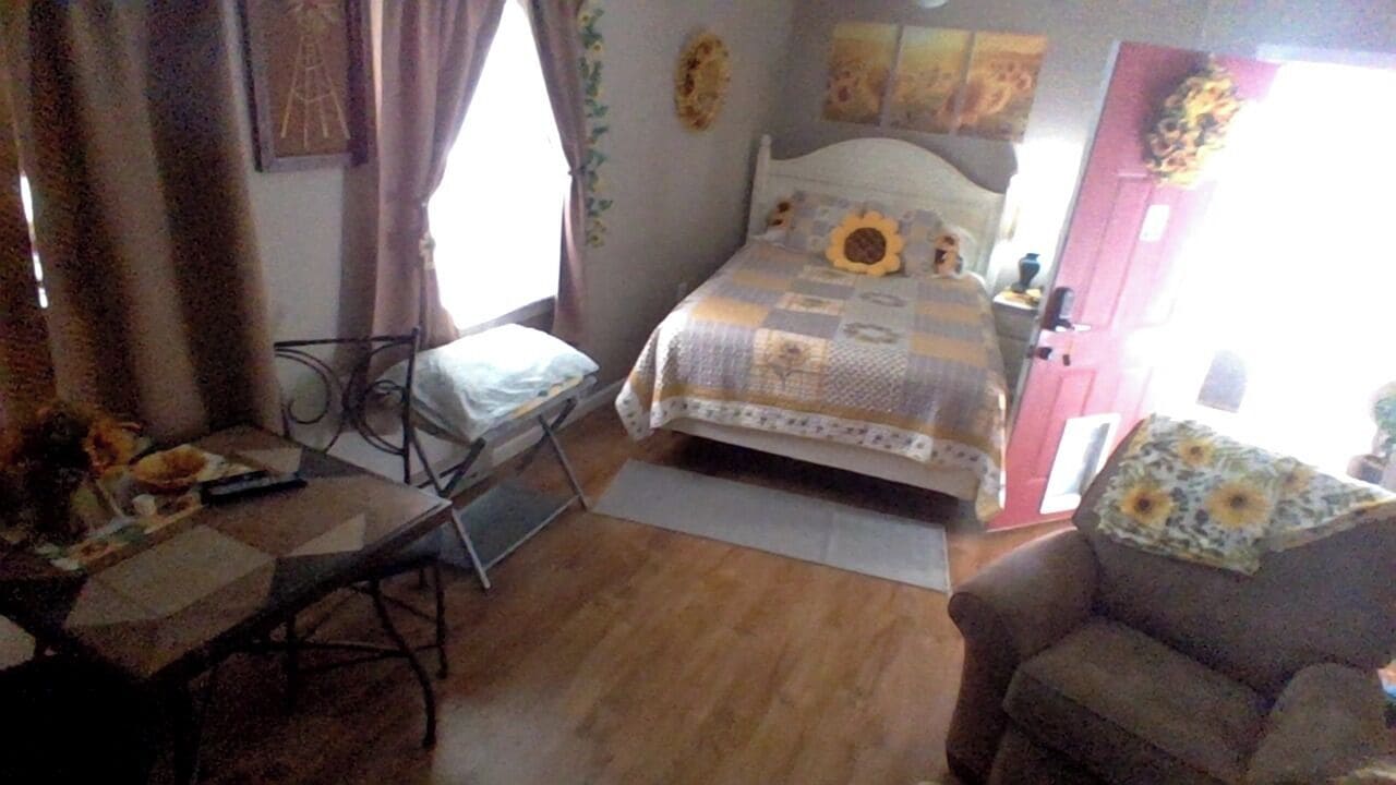 1 bedroom, iron/ironing board, Internet, bed sheets