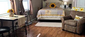 A Cozy Sunshine Suite in charming Hutchinson KS