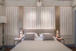 5 bedrooms, in-room safe, desk, iron/ironing board - 5BR • Brand New • Deluxe Palazzo • Santa Croce • Iconic Views • Prime location (Firenze)