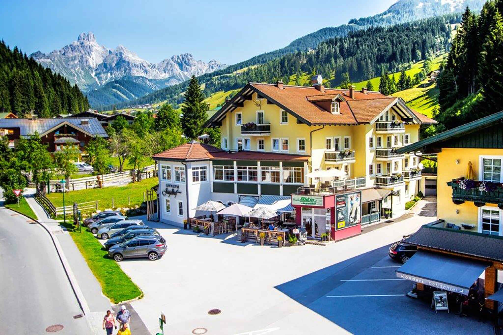 المنشأة من الخارج