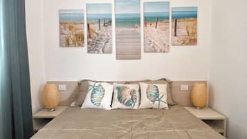 House | Iron/ironing board, cribs/infant beds, free WiFi