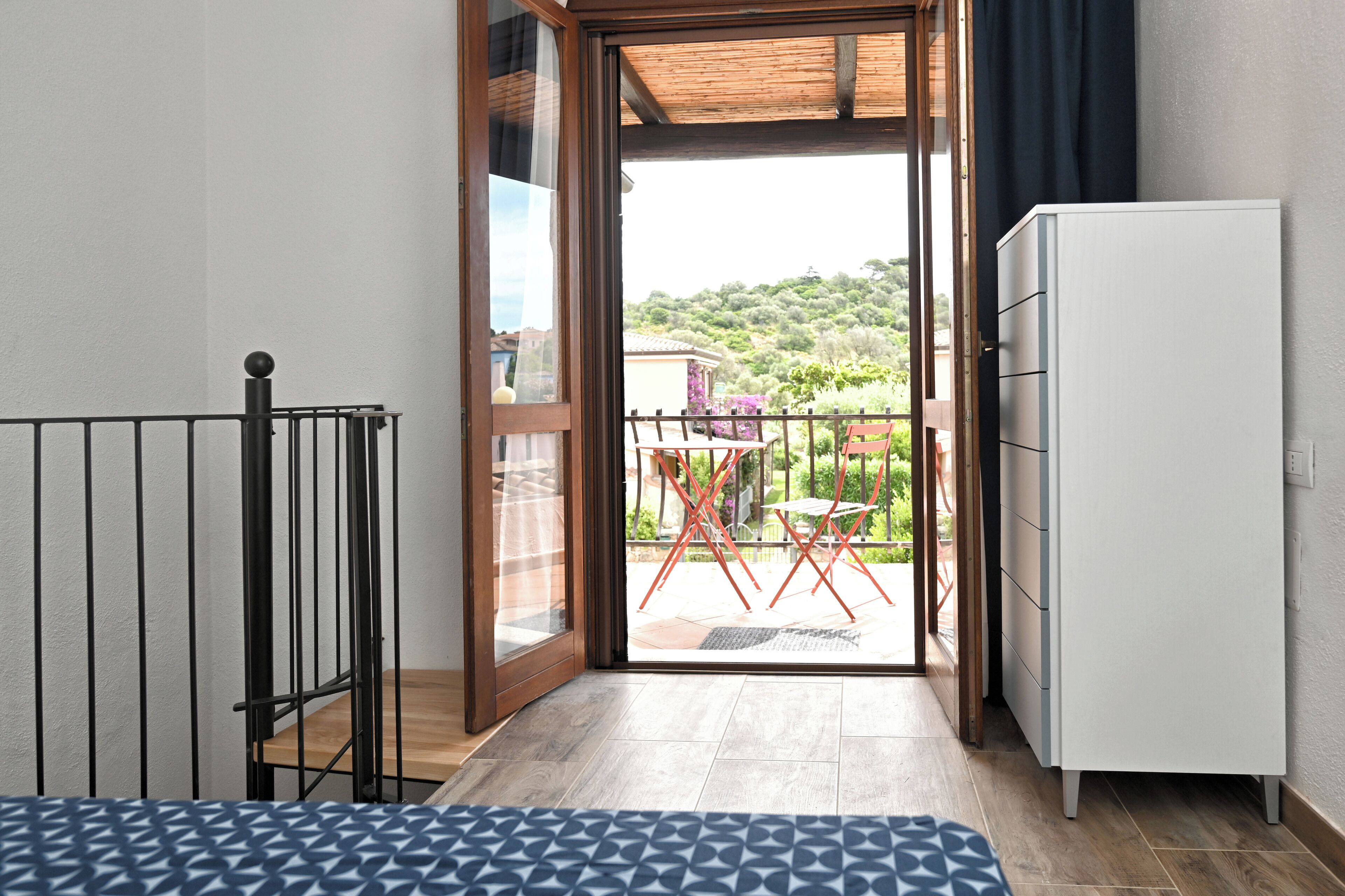 Iron/ironing board, cribs (surcharge), WiFi (free)