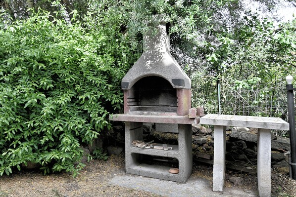 BBQ/picnic area - Villetta Dalia (San Teodoro)