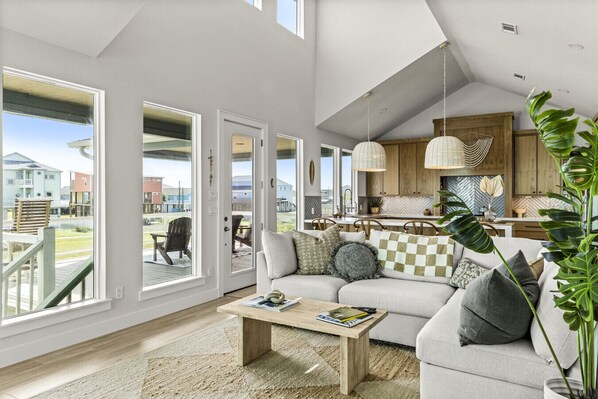 TV, fireplace - Near Beach~Tiki Bar~Swings~Beautiful Design (Bolivar Peninsula)