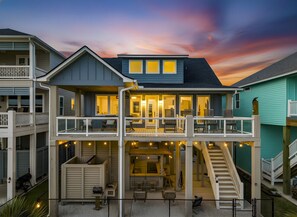 Exterior - Near Beach~Tiki Bar~Swings~Beautiful Design (Bolivar Peninsula)