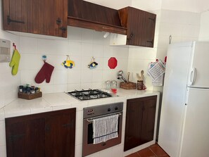 Microondas, horno, parrilla de estufa y lavavajillas 