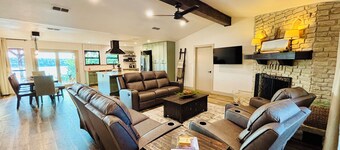 Gated Lake Ranch, Private Dock & 3.5 Acres, Fire pit & Pet Friendly