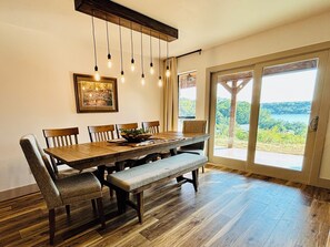 Dining - Gated Lake Ranch, Private Dock & 3.5 Acres, Fire pit & Pet Friendly (Palo Pinto)