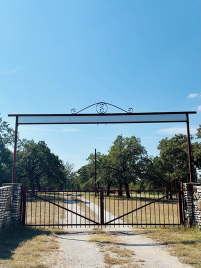 Sunset Ridge - Lakeside Ranch w/ Dock