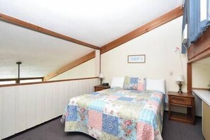 1 bedroom, WiFi, bed sheets - Quaint Condo 329 (Cedar Key)