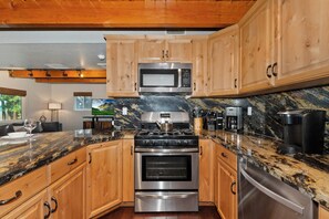 ثلاجة، ميكروويف، فرن، غسالة أطباق