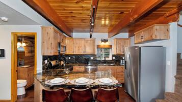 Frigorifero, microonde, forno, lavastoviglie