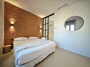 1 bedroom, iron/ironing board, bed sheets