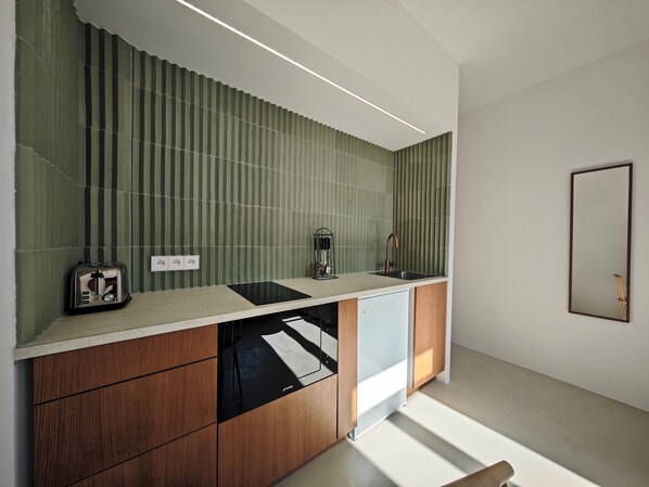 Fridge, microwave, dishwasher, toaster