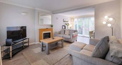 Inviting & Spacious Home | Driveway | Close to EMA