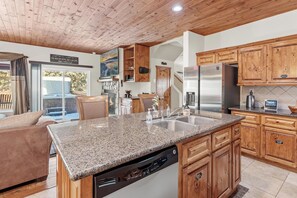 ثلاجة، ميكروويف، فرن، غسالة أطباق