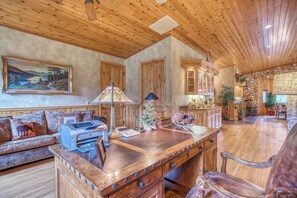 المنشأة من الداخل