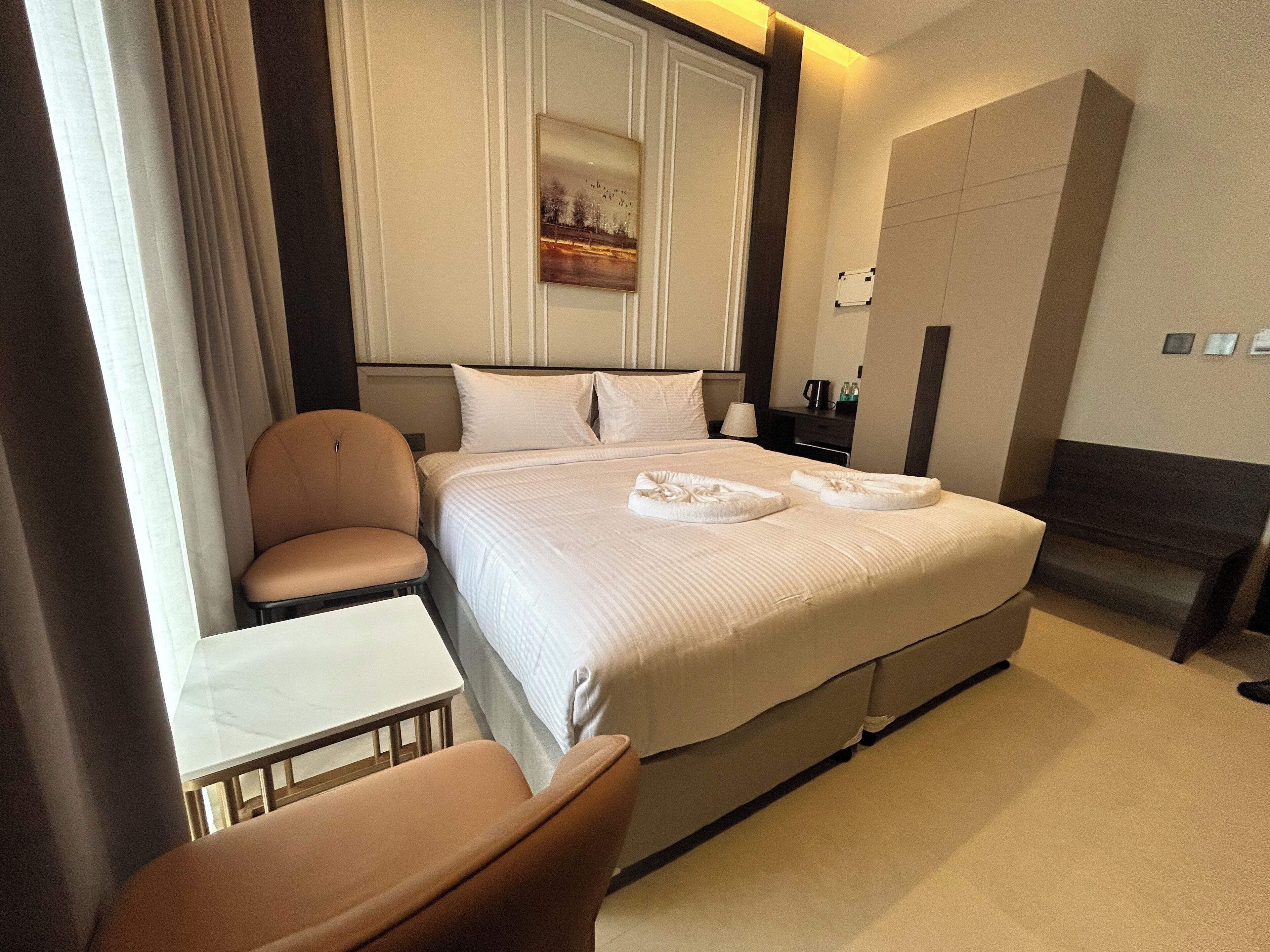 Suite – deluxe, bassengutsikt | Wi-fi (inkludert) og sengetøy