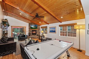 غرفة الألعاب