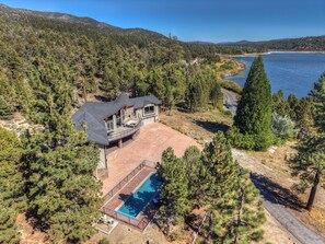 المنشأة من الخارج