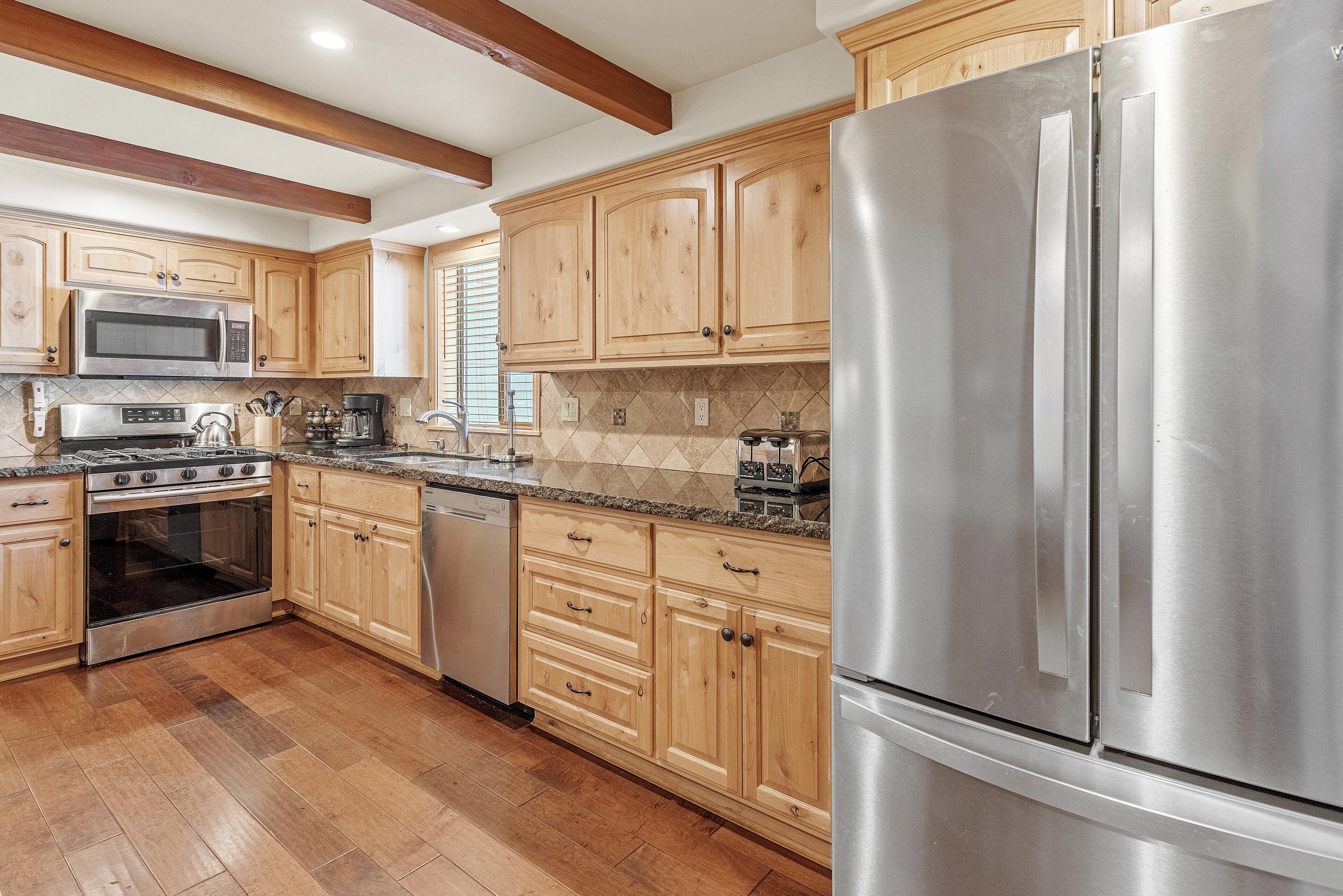 冰箱、微波炉、烤箱、洗碗机