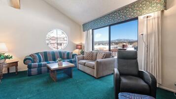 TV, fireplace, DVD player