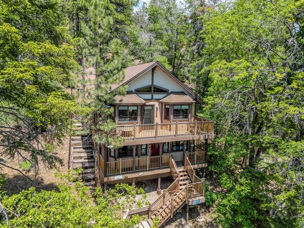 المنشأة من الخارج