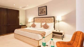 Ropa de cama de alta calidad, camas con efecto memoria y escritorio