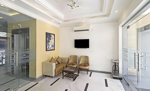 Reception - 99 Hotel Apple Park (New Delhi)