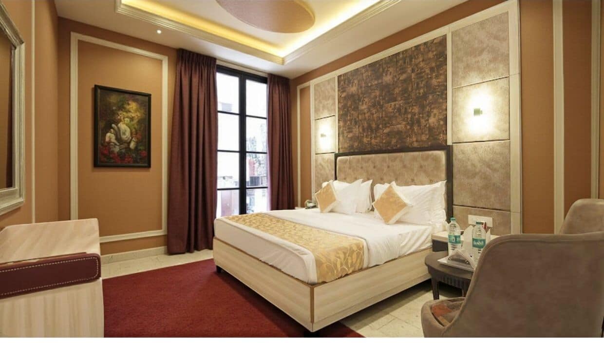 Premium Room | Premium bedding, memory foam beds, desk, laptop workspace