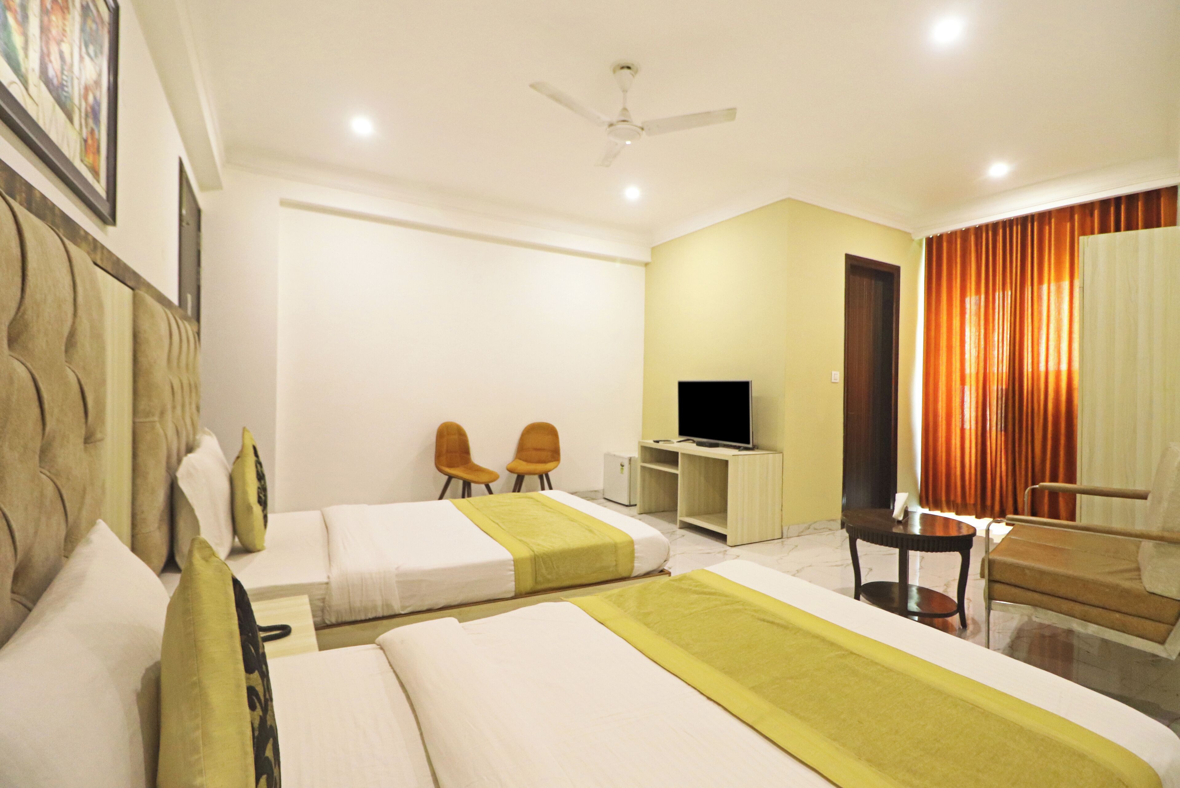 Superior tvåbäddsrum - 2 enkelsängar - utsikt mot staden | Egyptiska bomullslakan och sängtillbehör av högsta kvalitet