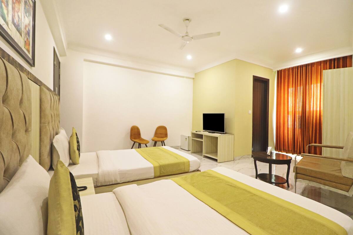 슈피리어 트윈룸, 싱글침대 2개, 시내 전망 | 이집트산 면 시트, 고급 침구, 메모리폼 침대, 책상