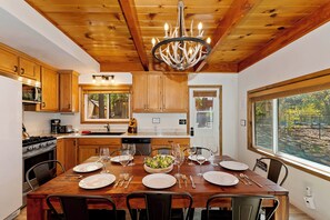 ثلاجة، ميكروويف، فرن، غسالة أطباق