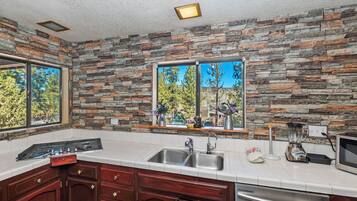 Refrigerador, microondas, horno y lavavajillas