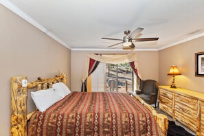 4 عدّة غرف نوم وواي فاي مجانًا وملاءات أسرّة