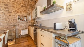 Frigorífic, microones, forn i placa de cuina