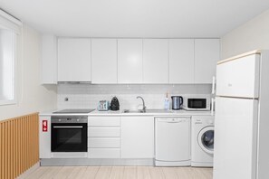 Refrigerador, microondas, horno, lavavajillas