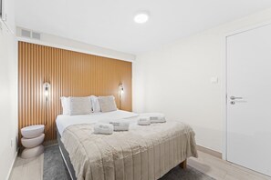 Fer et planche à repasser, accès Internet, draps fournis