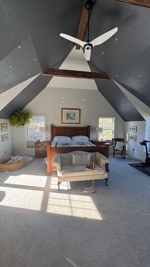3 bedrooms, desk, iron/ironing board, free WiFi