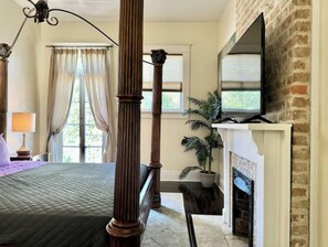 3 bedrooms, iron/ironing board, free WiFi, bed sheets - Spacious 3BR Home in Heart of NOLA with Heated POOL (New Orleans)