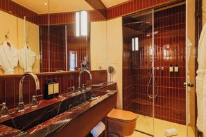 Premium Suite, City View | Bathroom