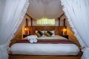 Habitación doble superior, vistas a la ciudad | Caja fuerte y wifi gratis