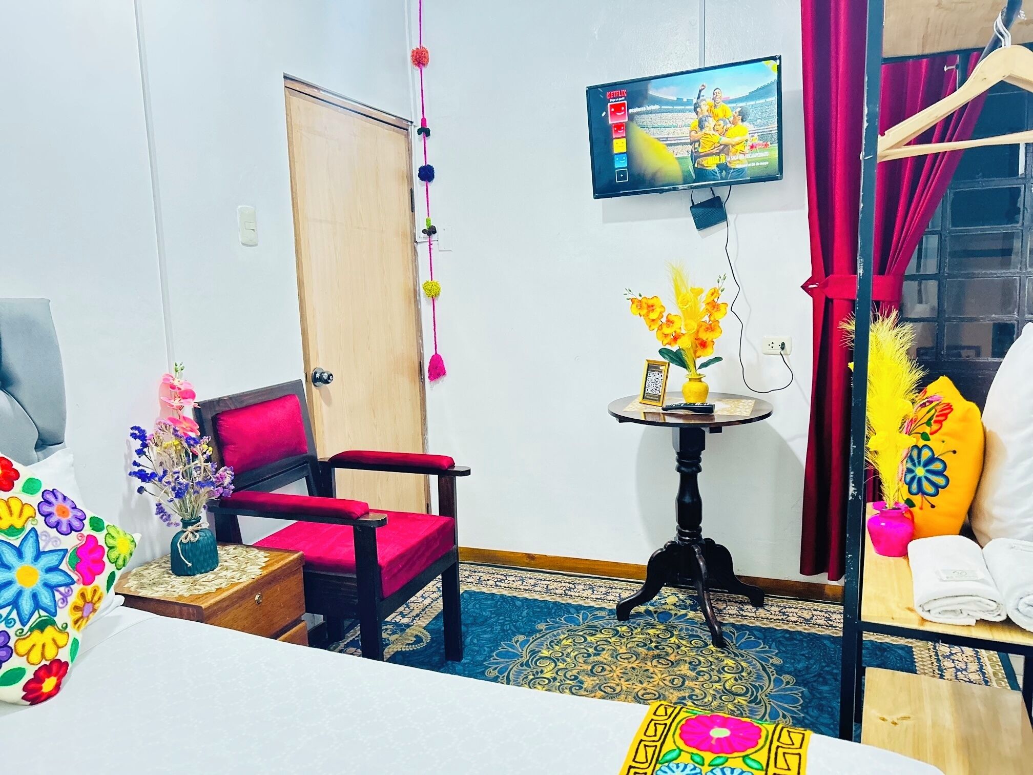 Bureau, espace de travail pour ordinateur portable