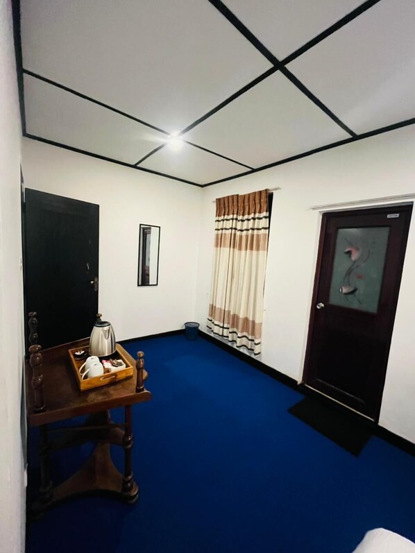 Comfort Double Room, Mountain View | Desk, free WiFi