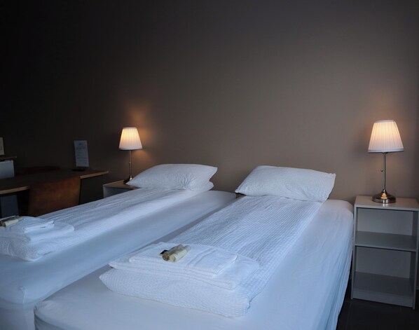 Soundproofing, free WiFi - Blue Viking Studios (Reykjanesbær)