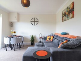 Cottage | Living area